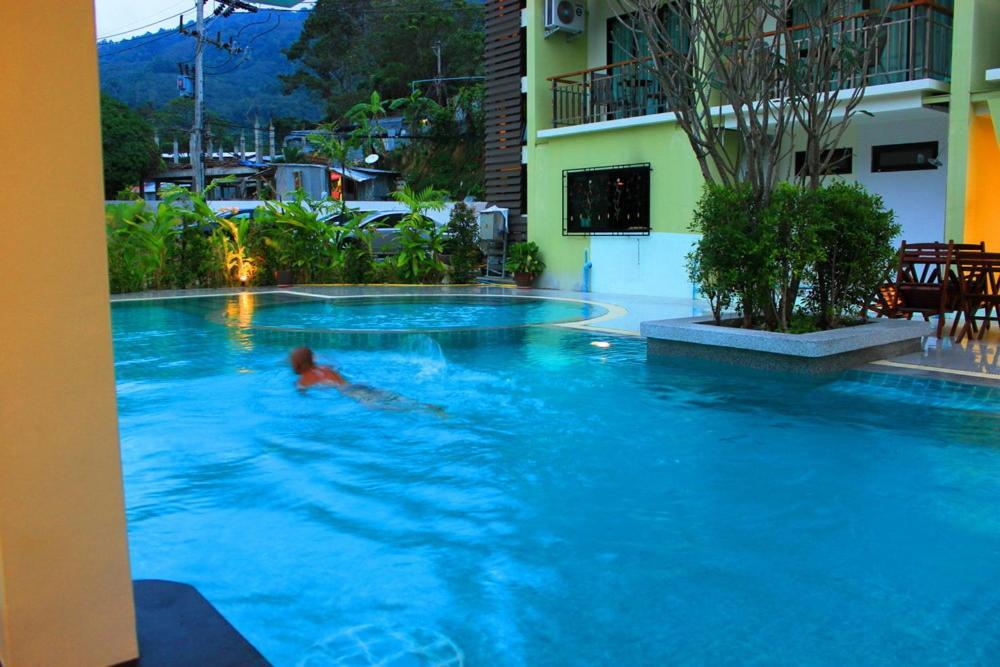 Kalim Beach Place Patong Buitenkant foto