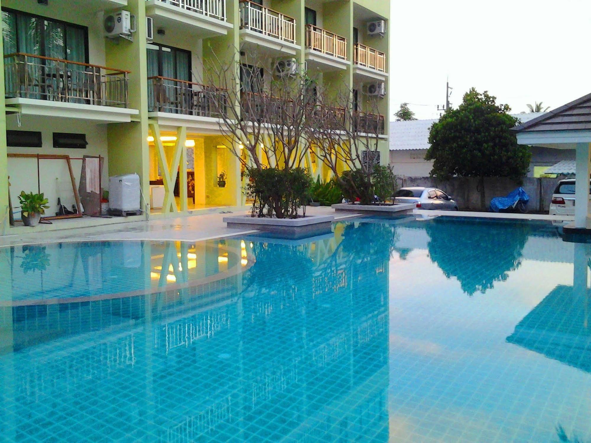 Kalim Beach Place Patong Buitenkant foto